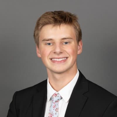 Sylas Schott headshot